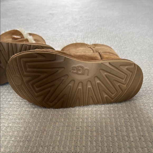 Ugg Shearling Kids Boots - Picture 8 of 8